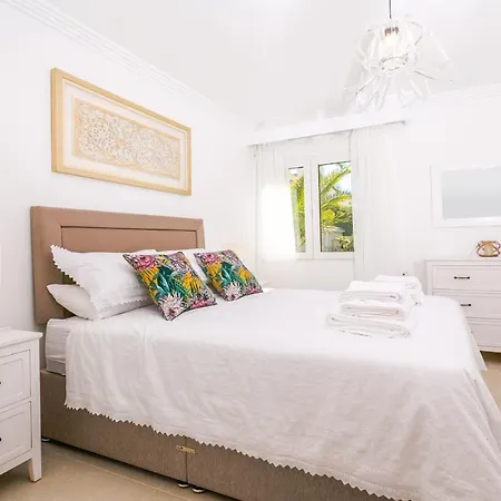 Casa Juana Is A Modern, Luxury, Exclusive, 6 Bedroom Villa. Holiday home *