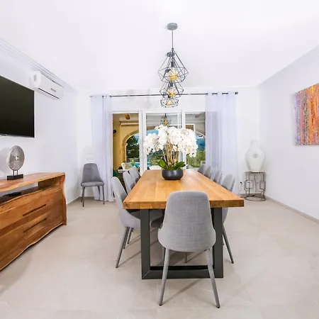 Casa Juana Is A Modern, Luxury, Exclusive, 6 Bedroom Villa. Holiday home *